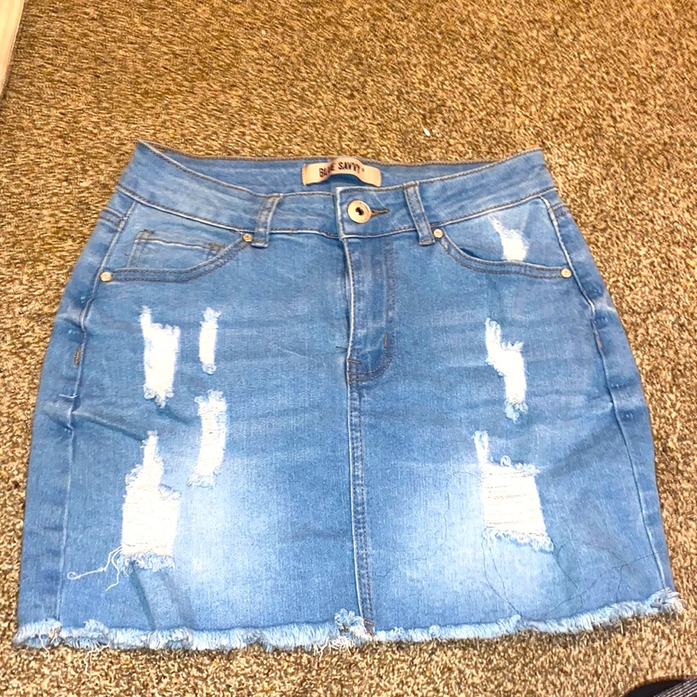 Size: Medium color light blue wash